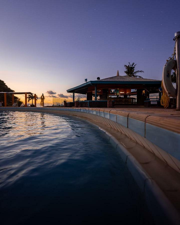 Pacific Star Resort & Spa Тамунинг Екстериор снимка